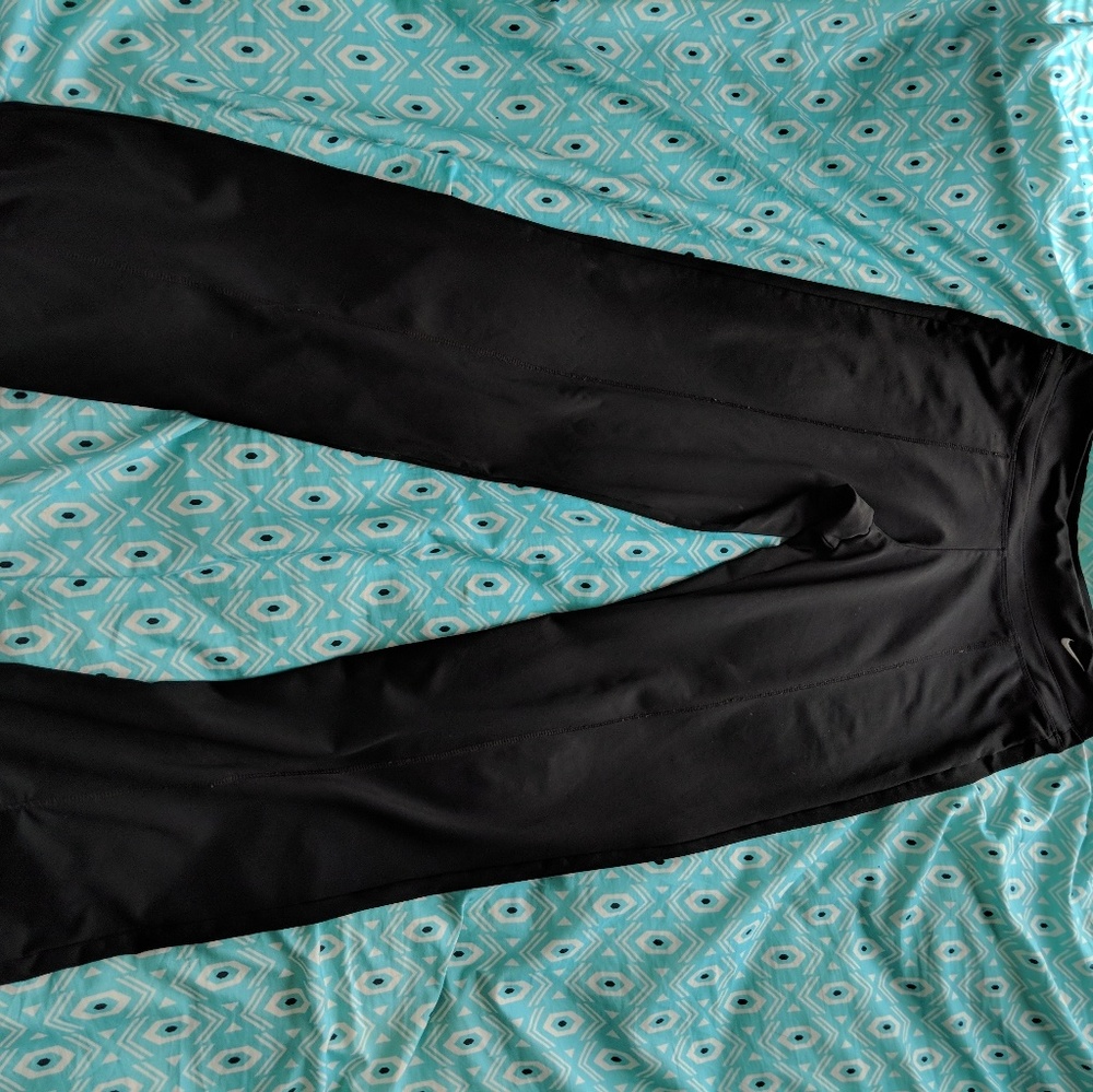 YOGA PANTS/CAPRIS